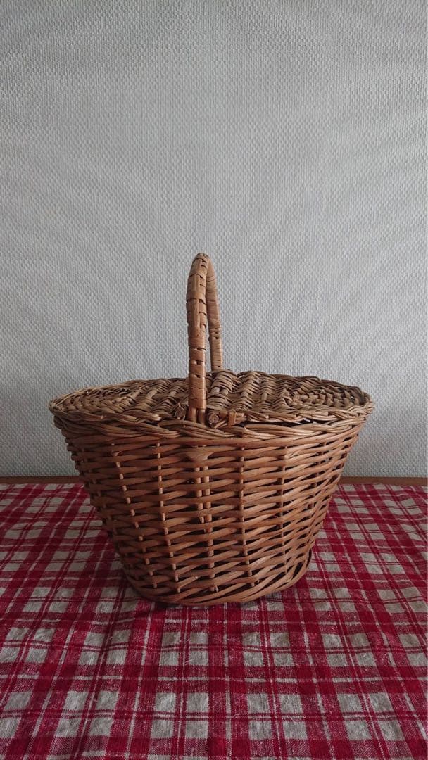 フランスアンティーク　蓋付きバスケット