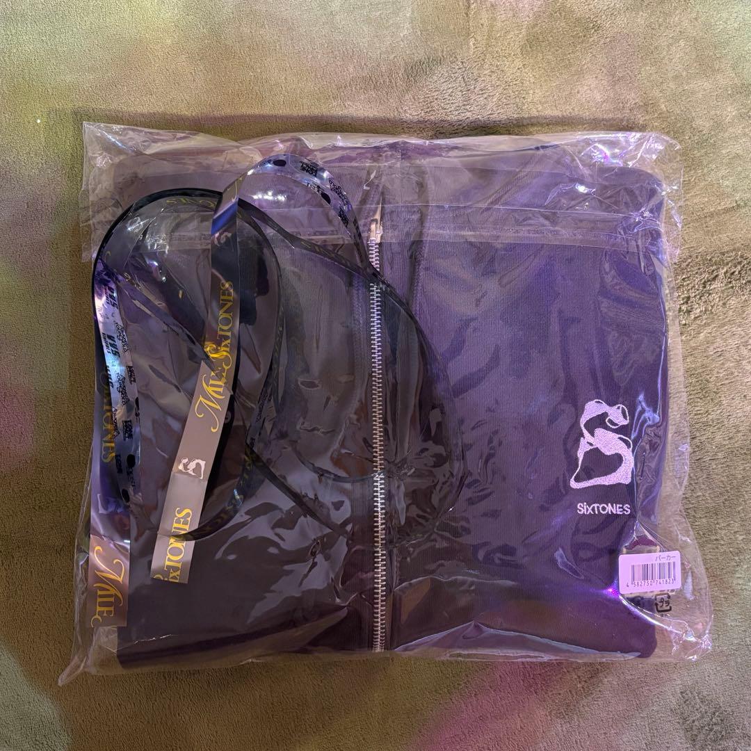 SixTONESパーカー