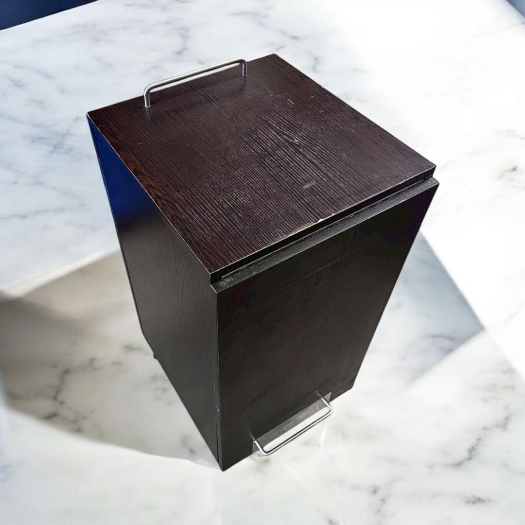 引き取り歓迎！ネイルテーブル　折りたたみ式　キャスター付き