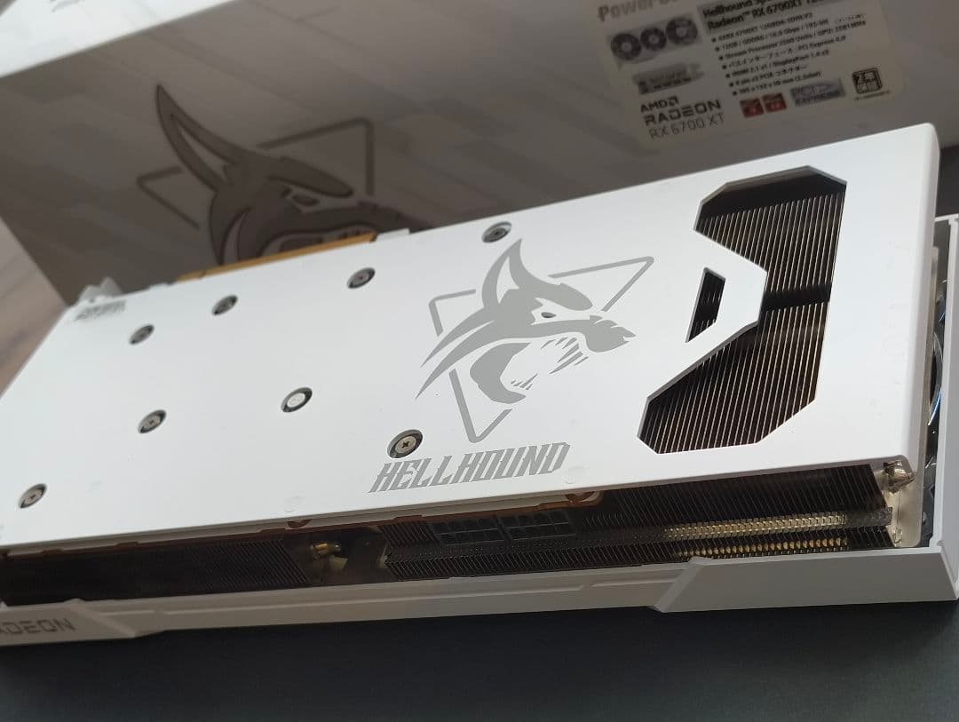 グラフィックボード・グラボ・ビデオカード PowerColor Hellhound RX6700XT white
