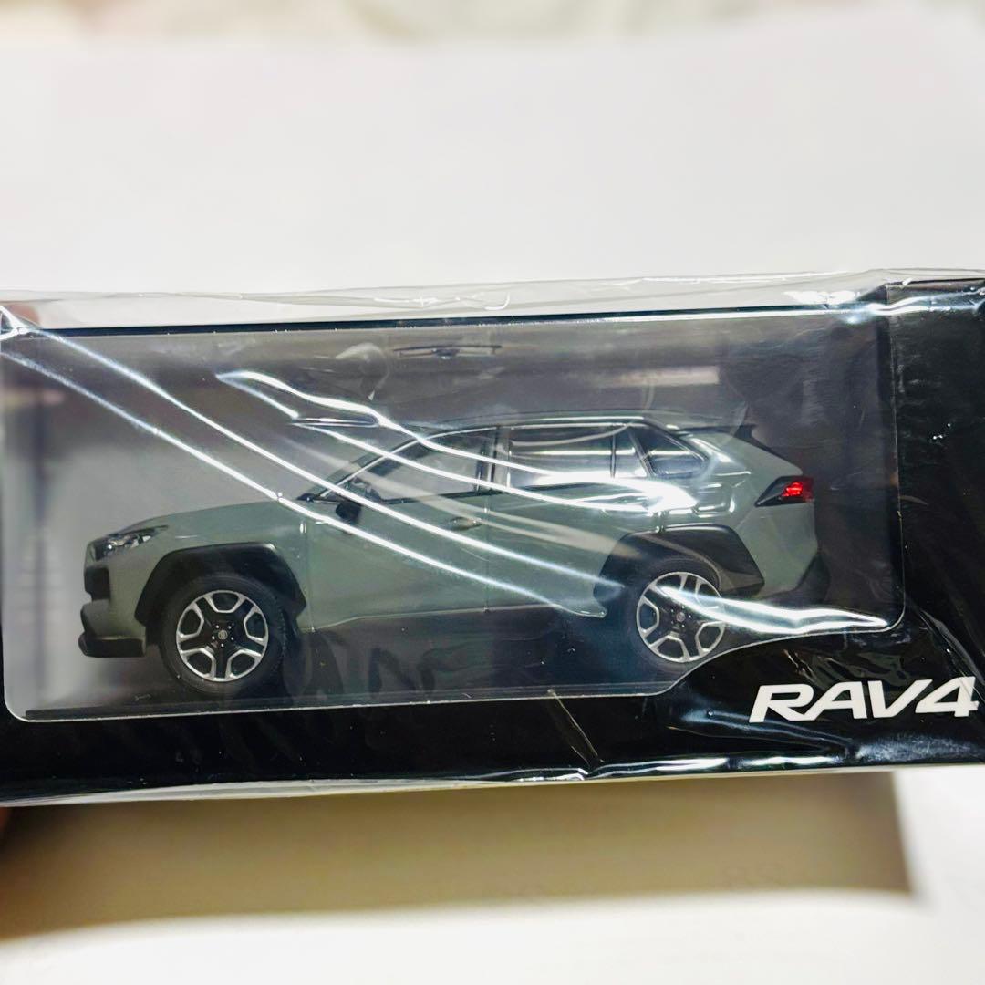 トヨタ RAV4 1/30 ミニカー アーバンカーキ 新品 未開封（前モデル）