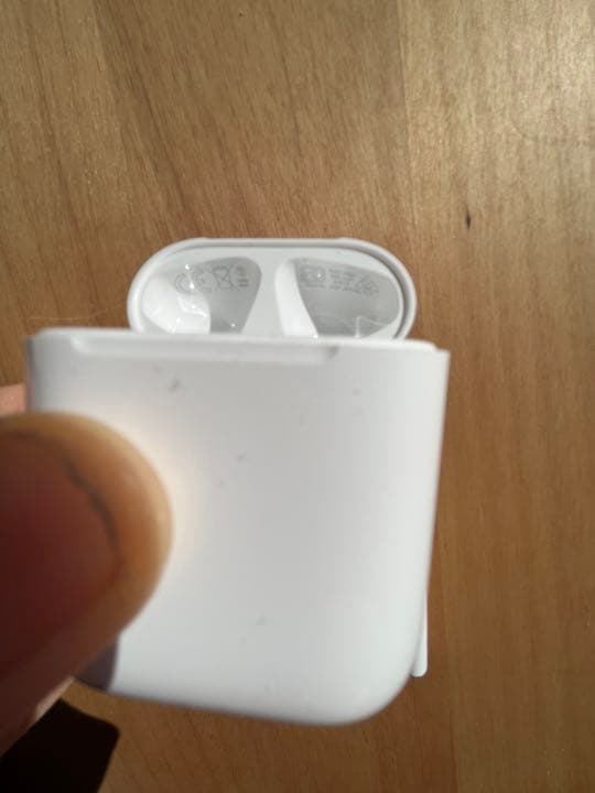 airpods 二世代　新品　エアポッズ2世代　送料込み！