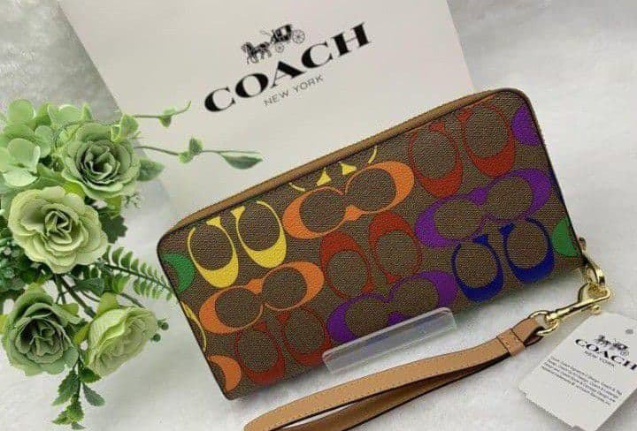 新品未使用コーチ長財布レインボーレディースメンズシグネチャー送料無料即日発送