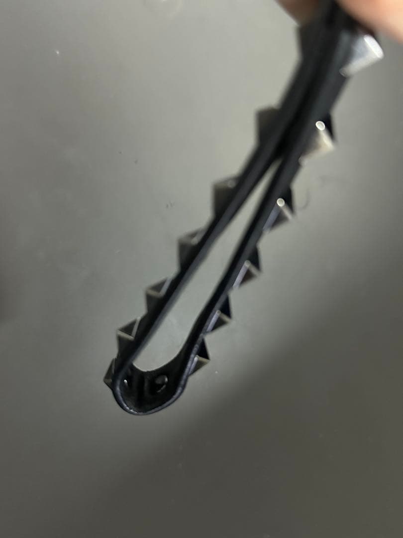 VALENTINO ロックスタッド キーリング　ブラック