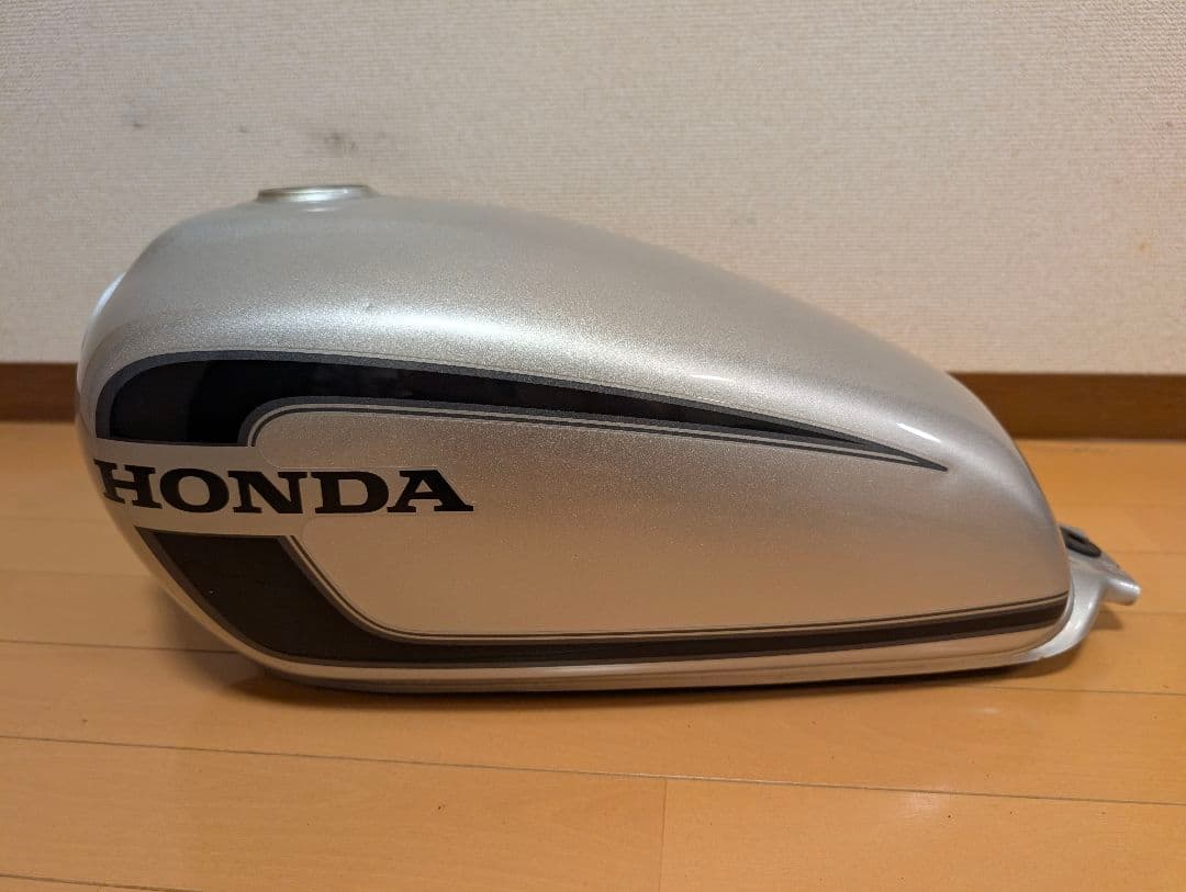 【4/27で出品終了】CB400SS タンクセット 【希少】【初期型デザイン】