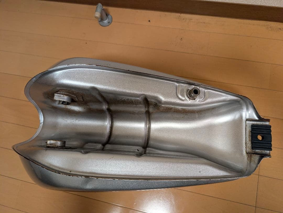 【4/27で出品終了】CB400SS タンクセット 【希少】【初期型デザイン】