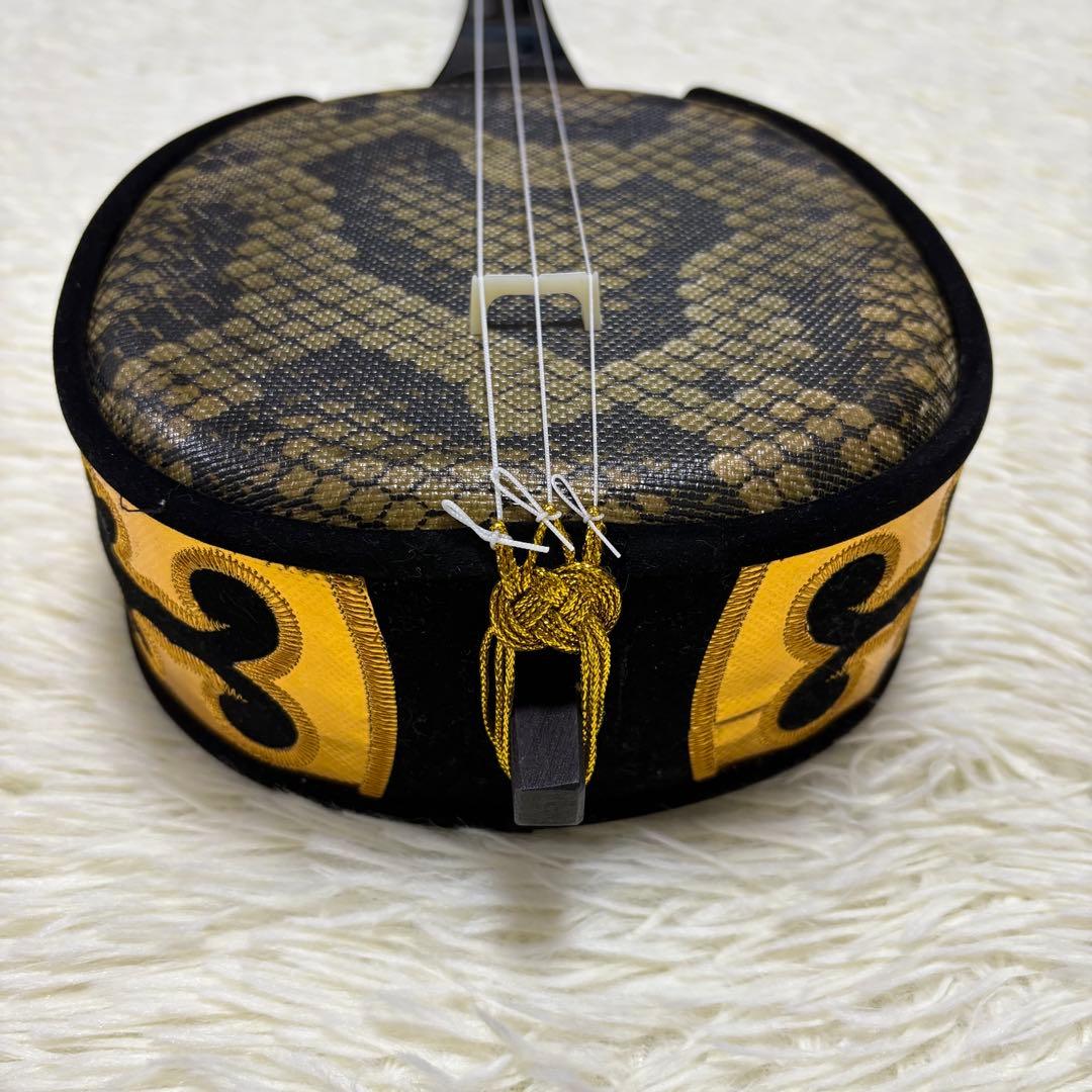 美品　沖縄三線 蛇皮　合皮　工四合 初心者 入門者 ソフトケース付　付属品多数