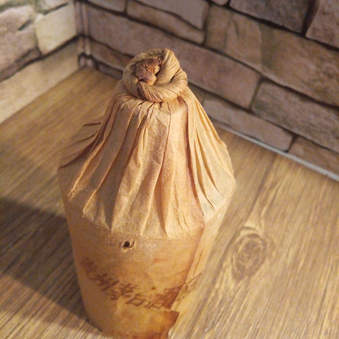 貴州茅台古酒1978年未封陶瓷瓶木栓五星火封印昔的な赤と金のラベル茅台酒の紙包み