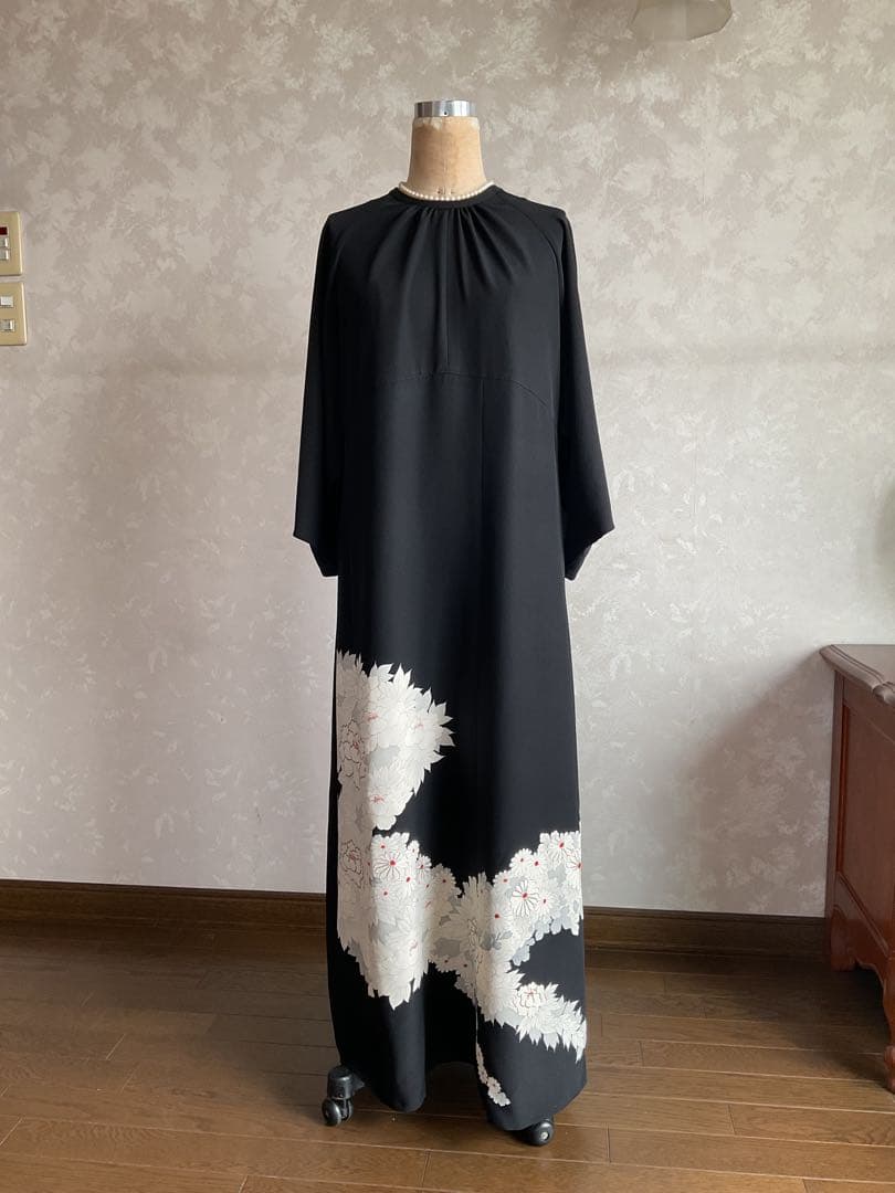 着物リメイクワンピース　　黒留袖からロングワンピース