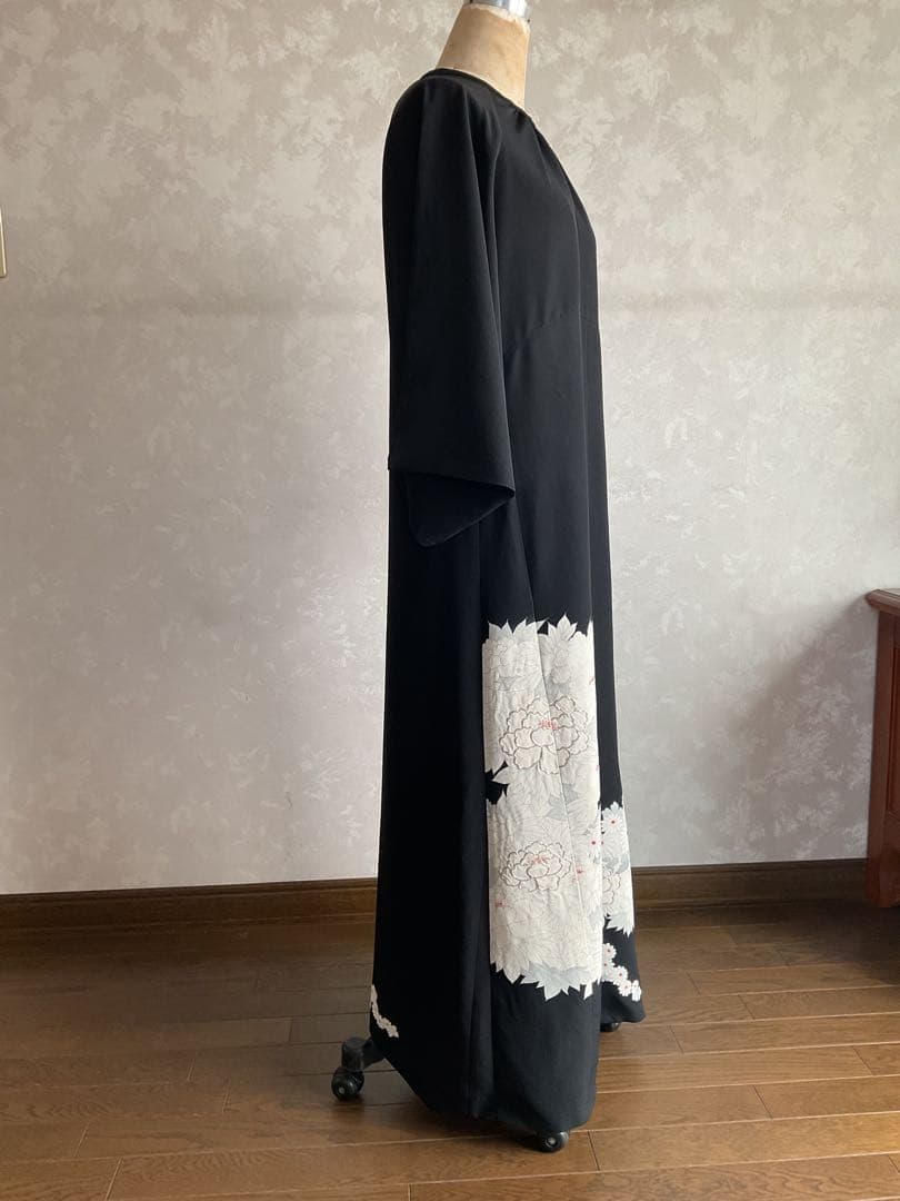 着物リメイクワンピース　　黒留袖からロングワンピース