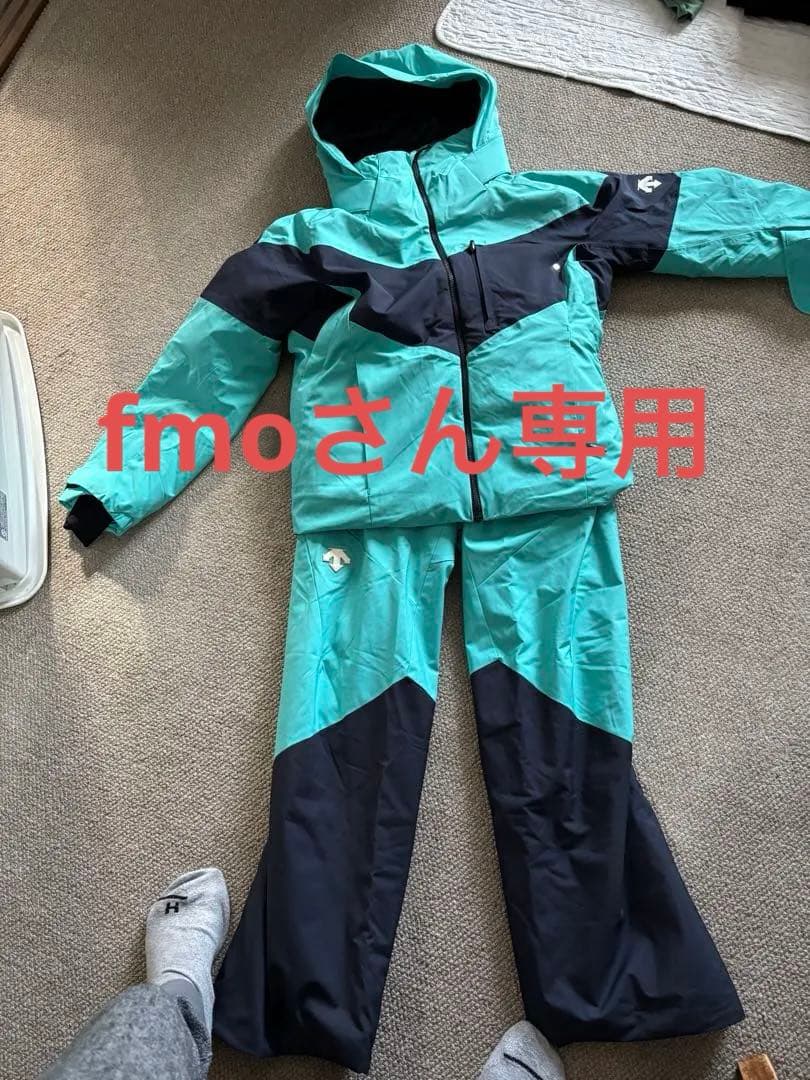 値引交渉歓迎　デサント　デモ女性用スキーウェア 上下