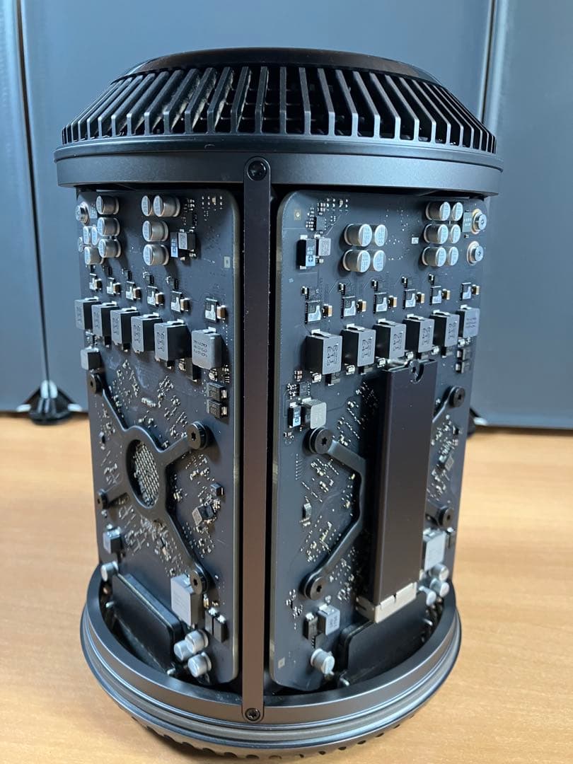 べ*む様 Apple Mac Pro （古いモデルジャンク扱い）とキーボードセッ