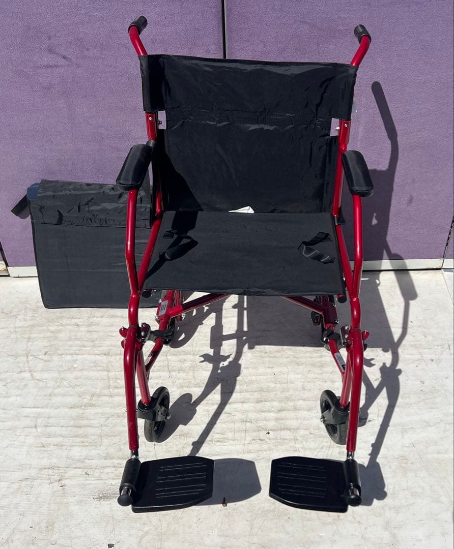 Medline 超軽量輸送車いす 大人用 折りたたみ式 座面幅19インチ レッド