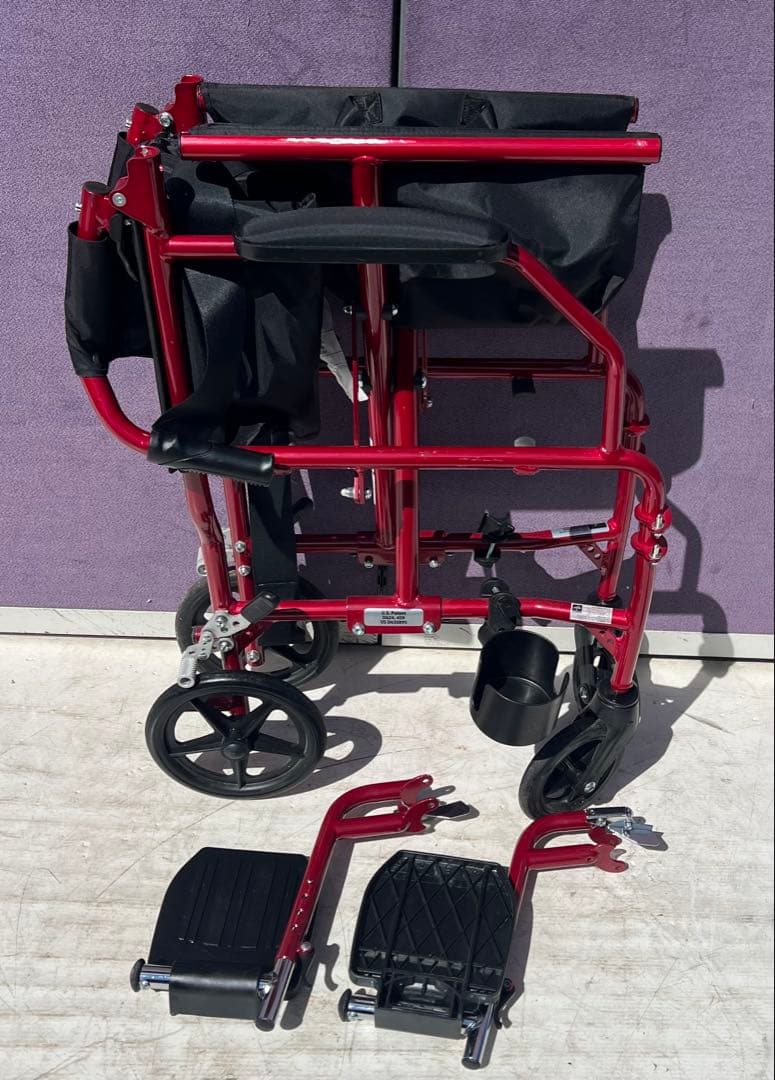 Medline 超軽量輸送車いす 大人用 折りたたみ式 座面幅19インチ レッド