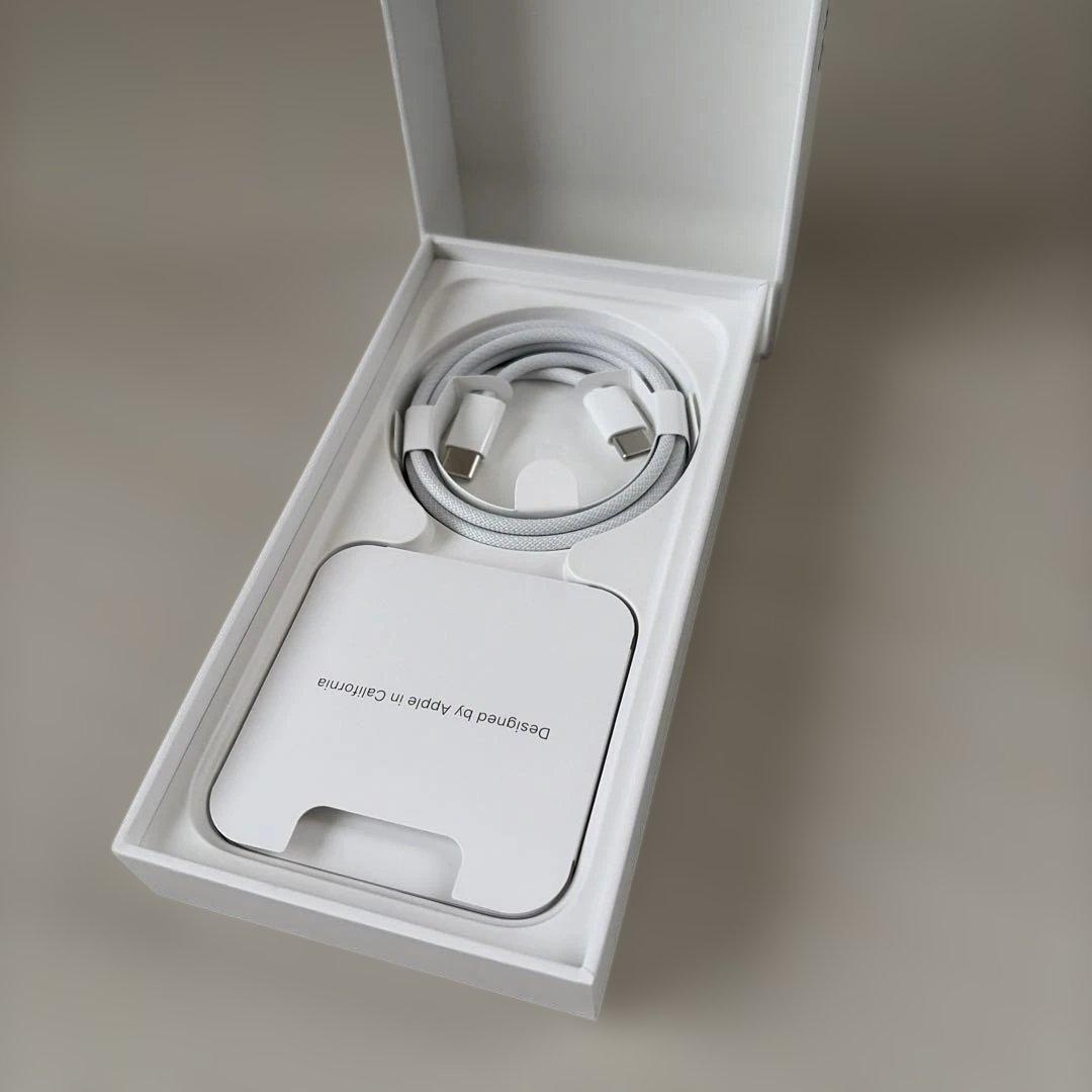 iPhone15Pro ブラックチタニウム128GB SIMフリー