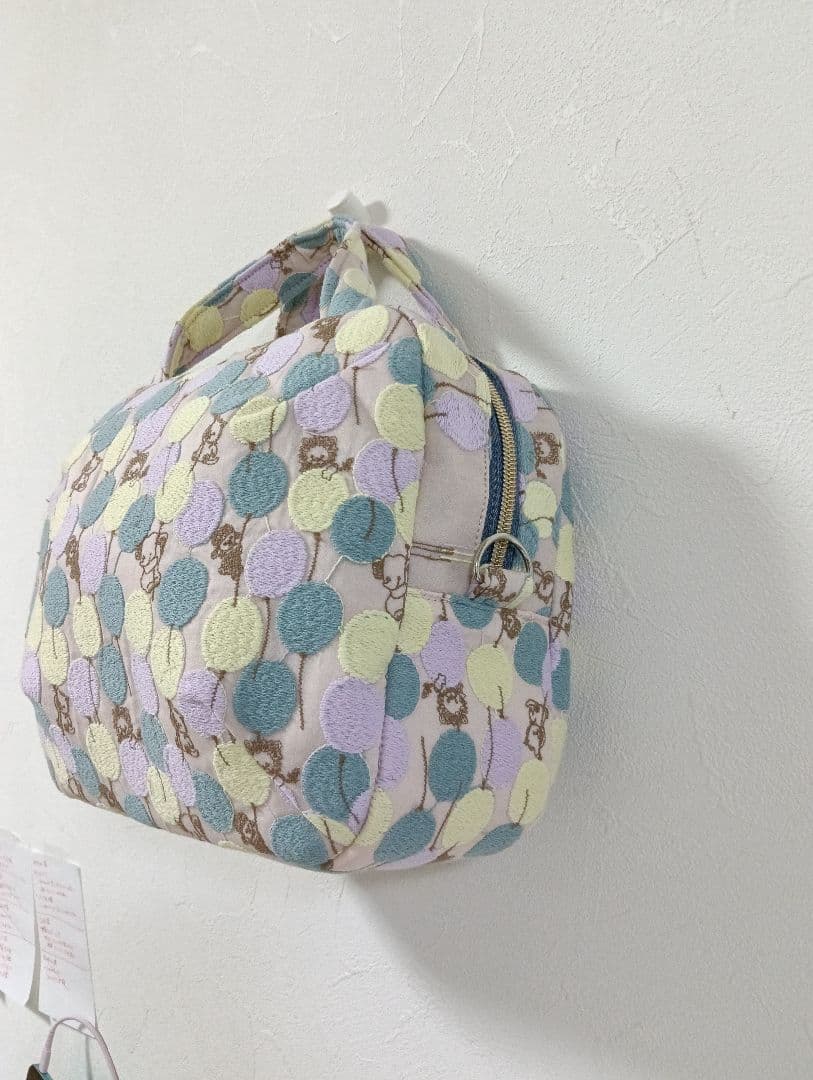 ふっくら食パンみたいなボストンバッグyukiemonバルーンランド刺繍生地
