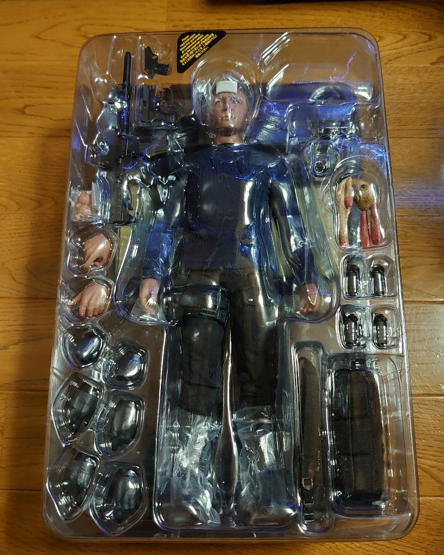 フタバダンディー商品ホットトイズ ジェームス・ボンド 1/6 フィギュア