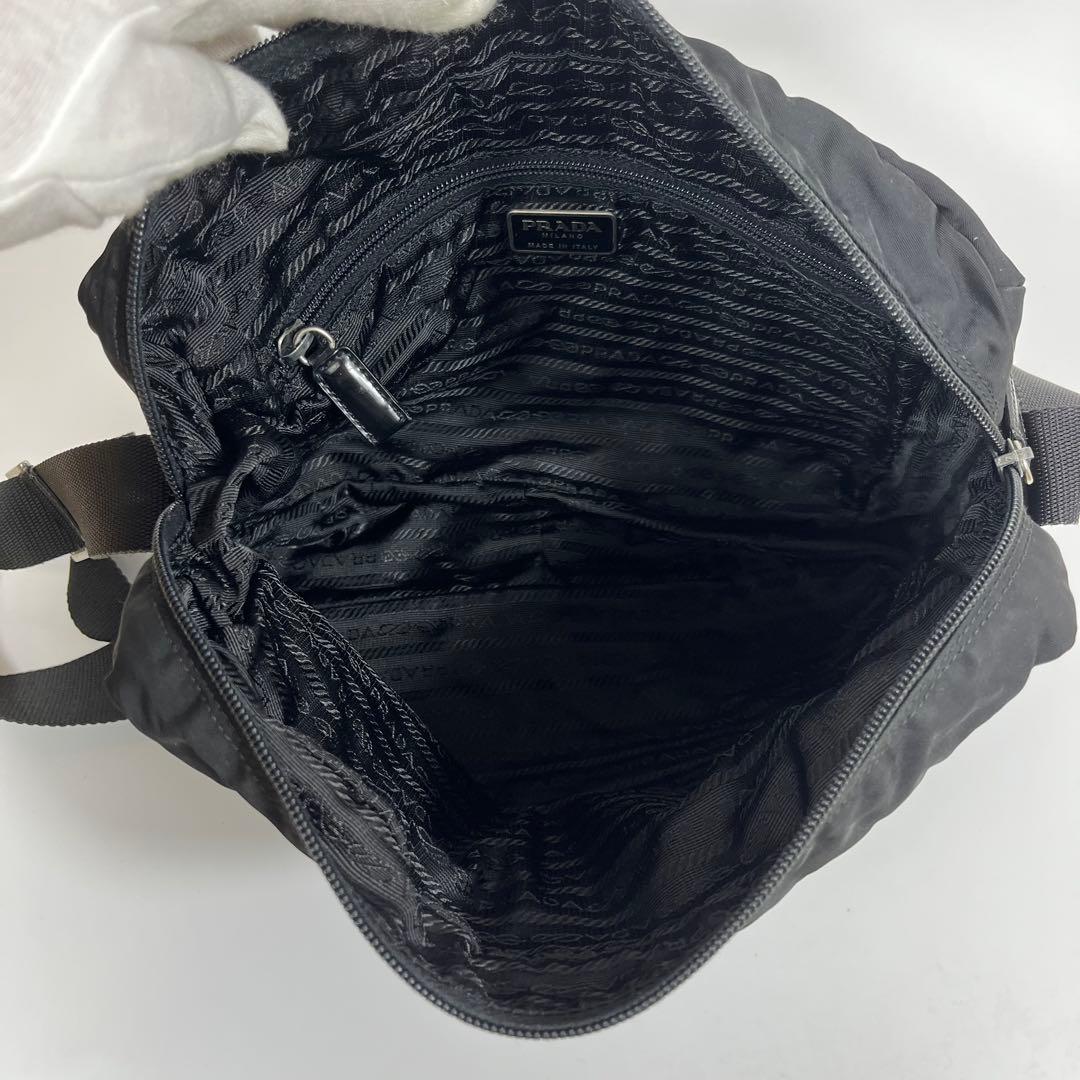✨美品✨希少サイズ✨PRADA　カメラバッグ　ナイロン　三角ロゴ　ブラック