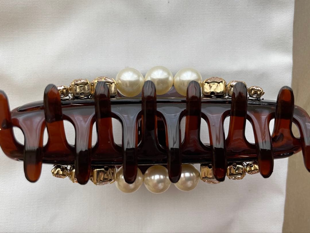 コンプレックスビズ　バンスクリップ　ピュアシャインライトベージュ