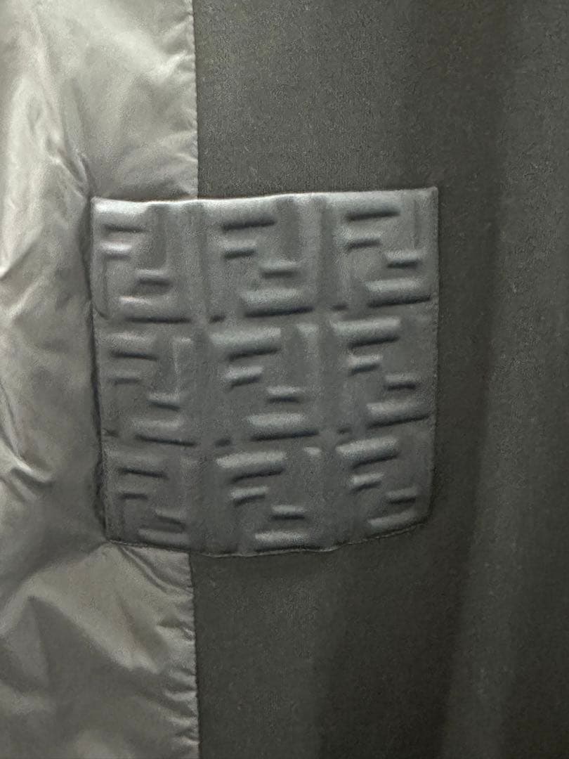 美品！FENDIキッズ Tシャツ サイズ12A