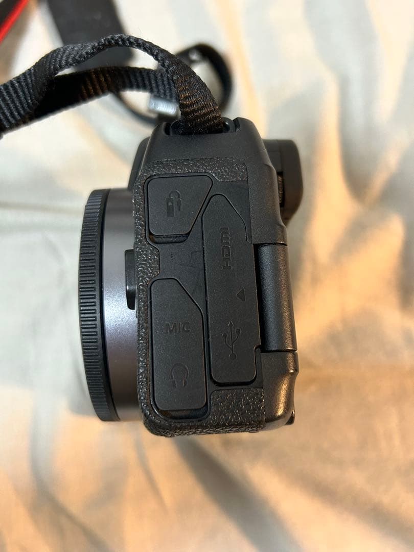 ルーブル❗️ Canon EOS RP (本体・バッテリーセット)