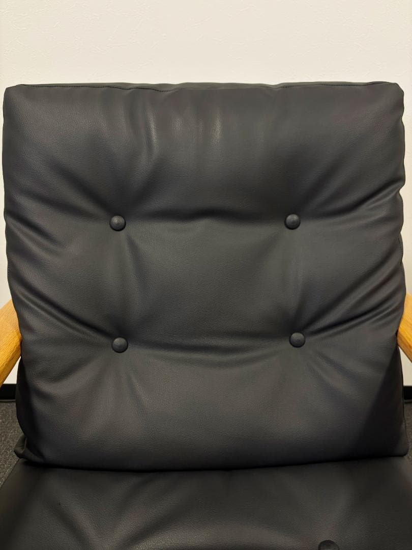 マルニ60　フレームチェア ハイバック1シーター（1つ目）