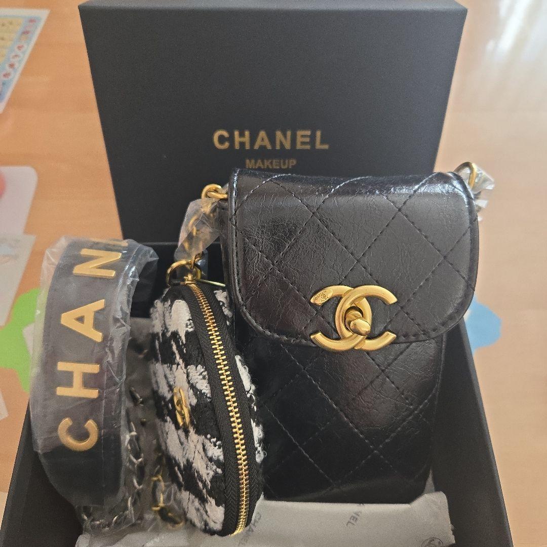 CHANEL ノベルティ　ポーチ　未使用品