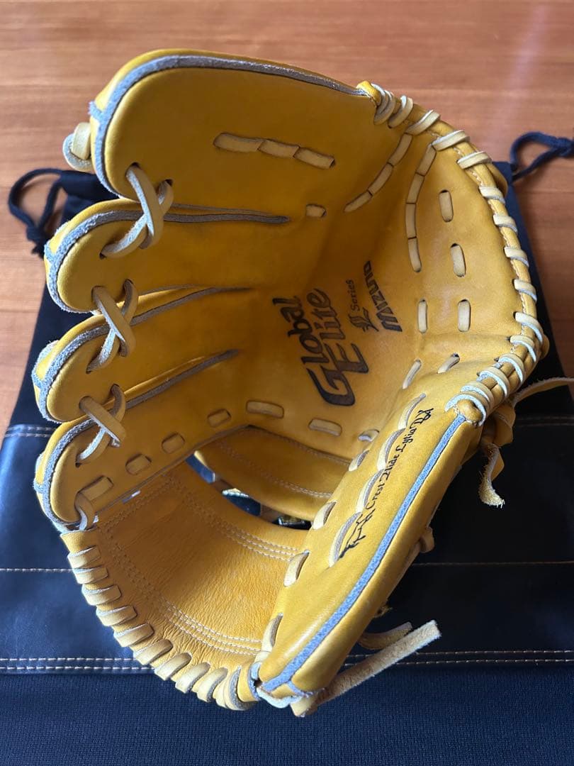 ミズノ野球グラブ　投手用　グローバルエリート