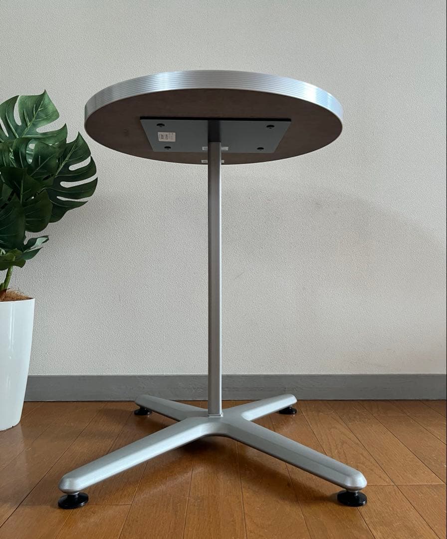 オカムラ Alt Cafeサイドテーブル　シンプルモダン ミニデスク　美品　白