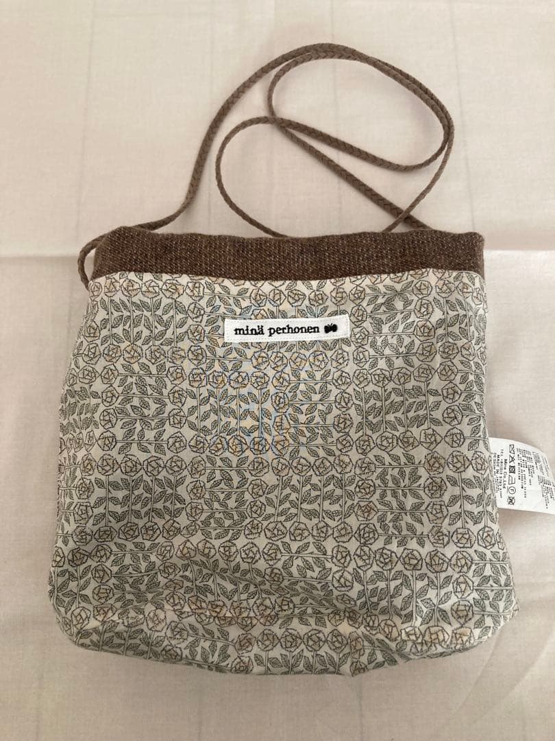 美品 mina perhonen wolf & flower ポシェット