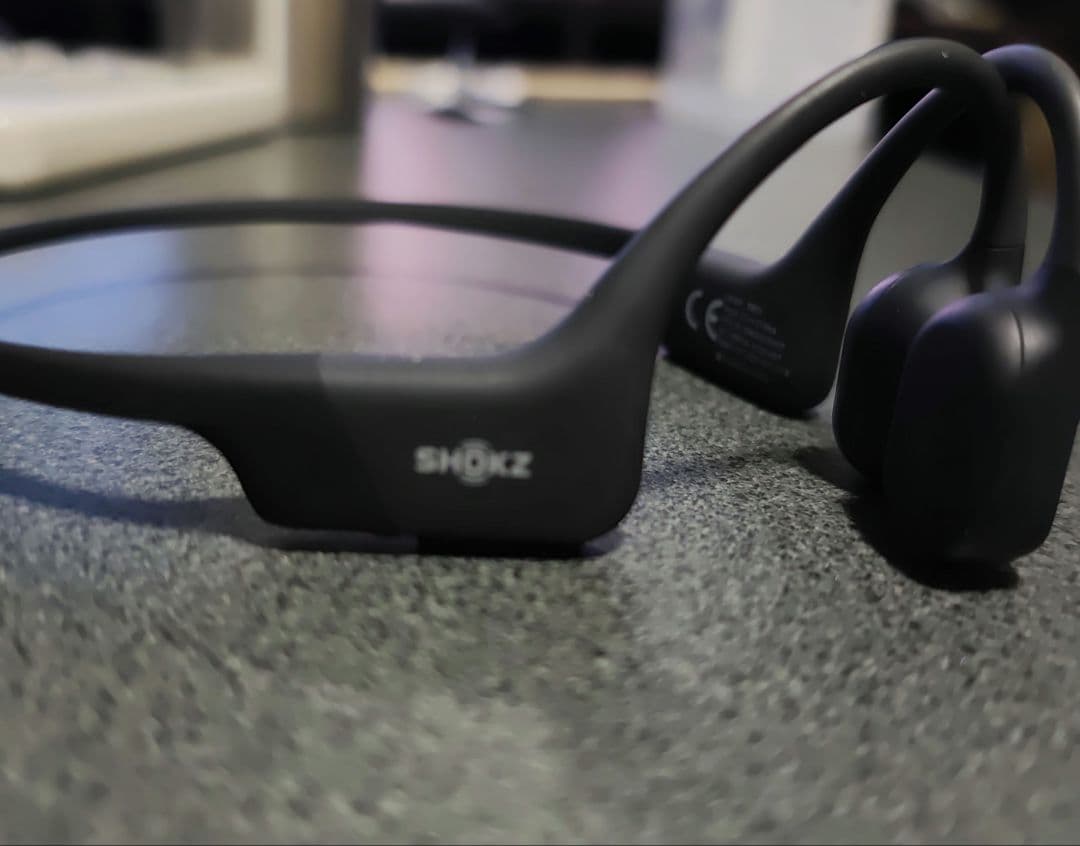 Shokz OPEN RUNスタンダードモデル箱無し付属品あり英語の説明書あり