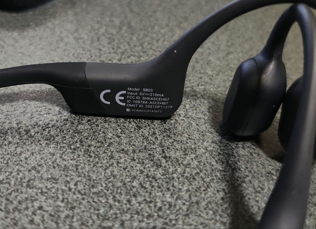 Shokz OPEN RUNスタンダードモデル箱無し付属品あり英語の説明書あり