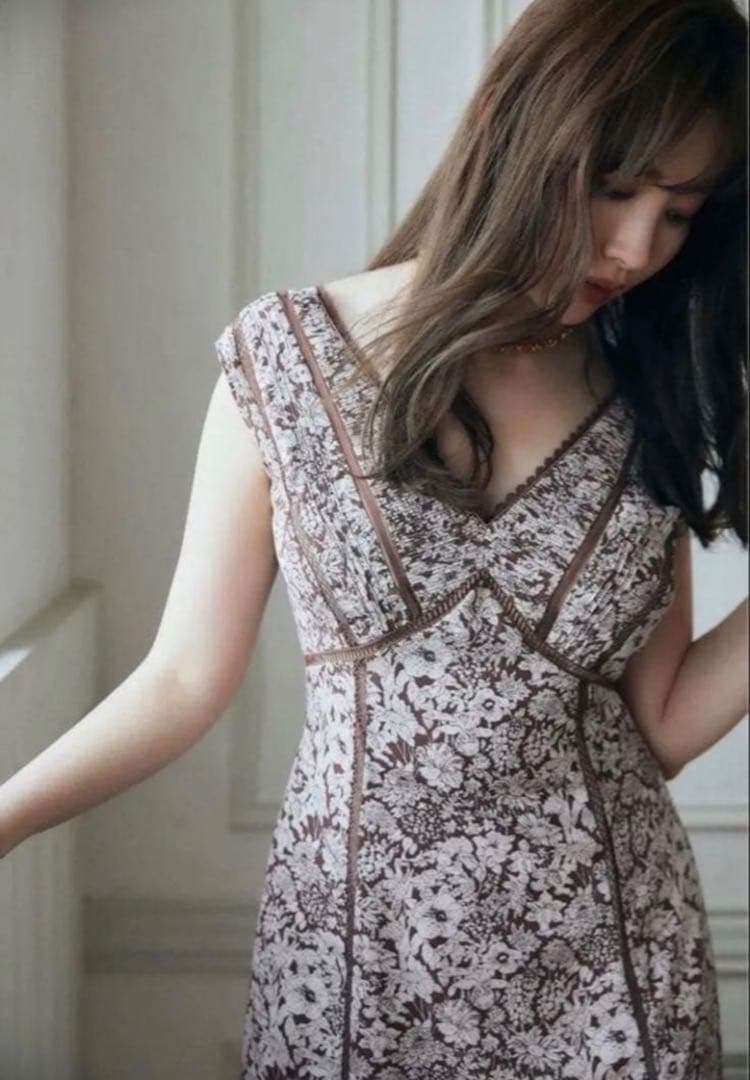 Her lip to ♡ Lace Trimmed Floral Dress