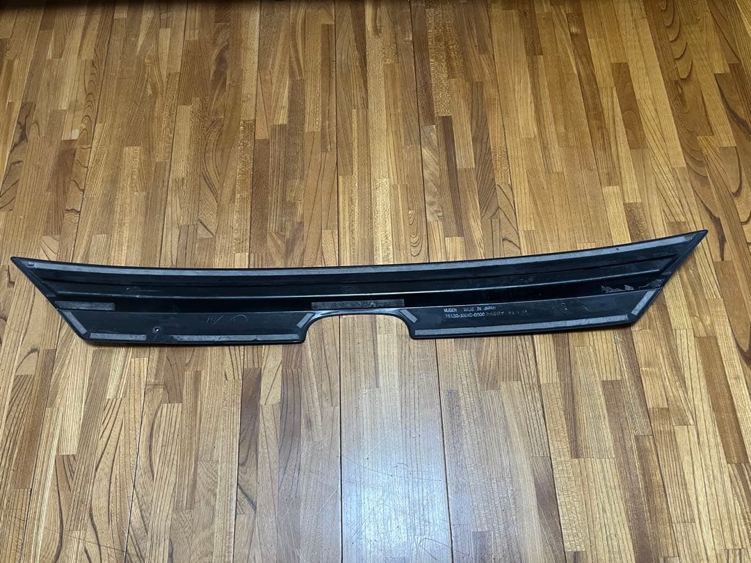 nboxカスタム　JF3 無限フロントグリルガーニッシュ　中古品