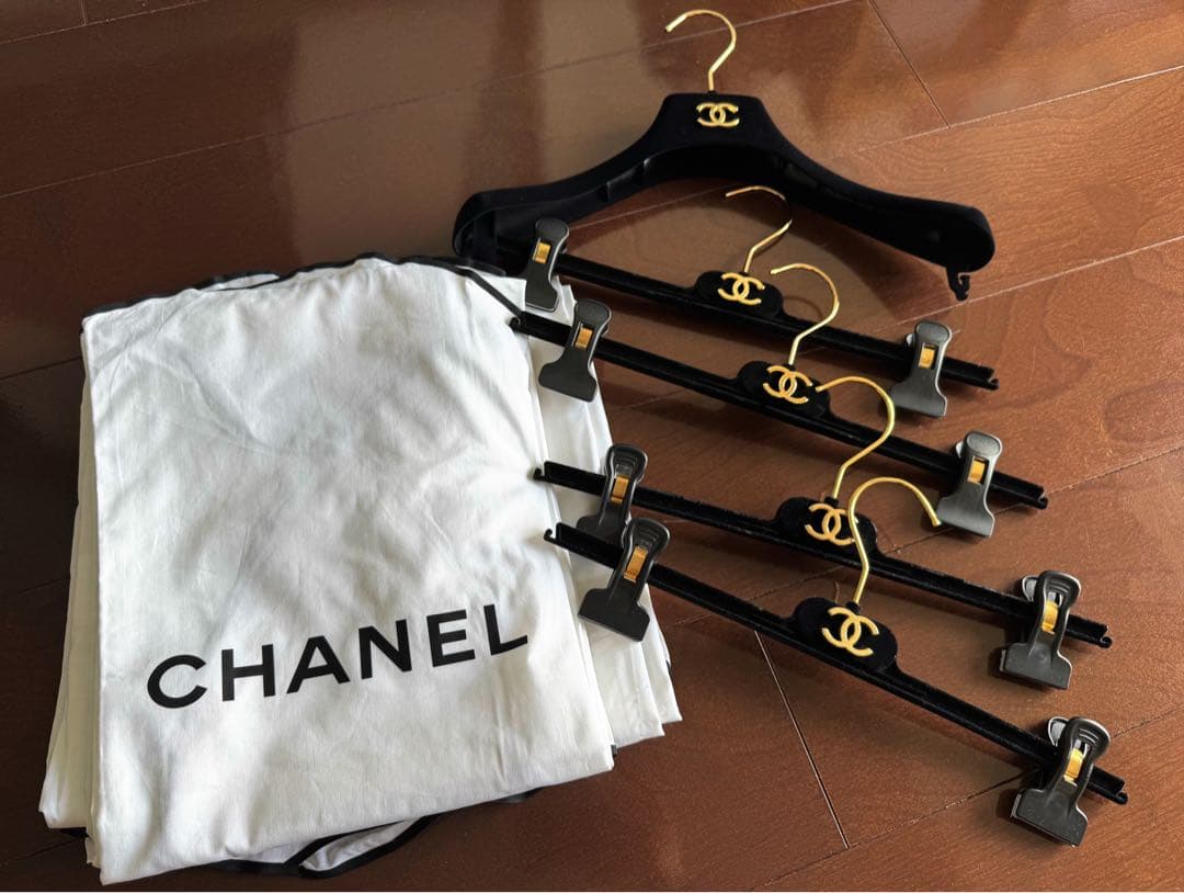 CHANEL ハンガー 4本とカバー4枚