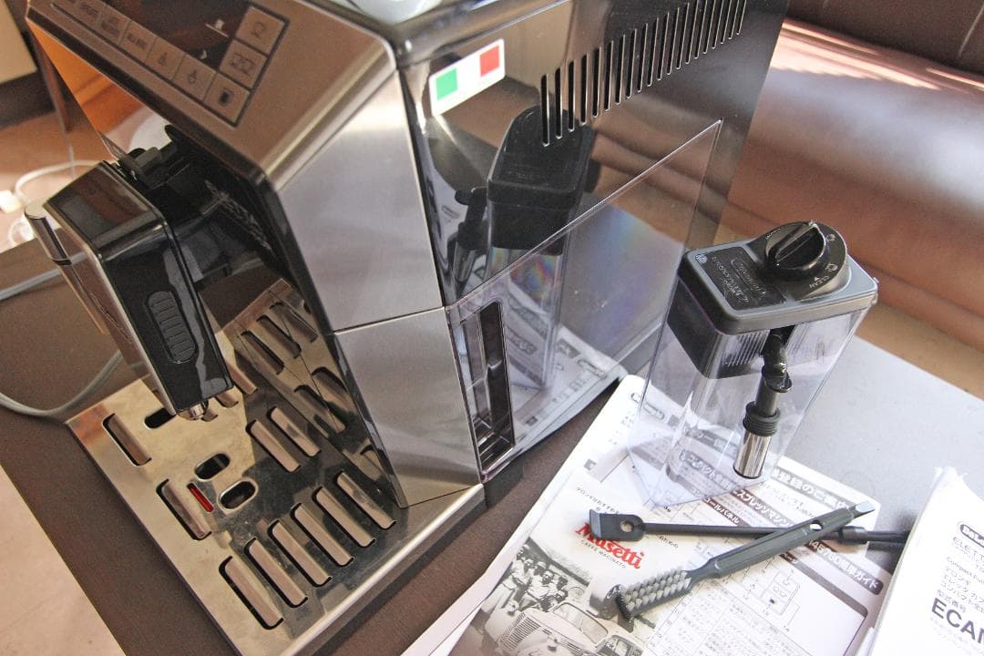 デロンギ　エレッタ　カプチーノ　トップ　エスプレッソマシン　ECAM45760B