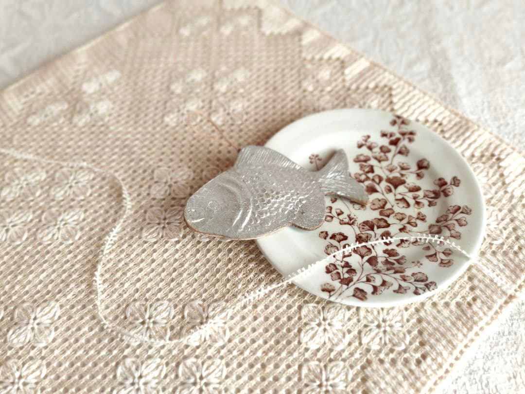 【まーちゃんさま】* vintage ❀ シルバーの かわいいお魚さん