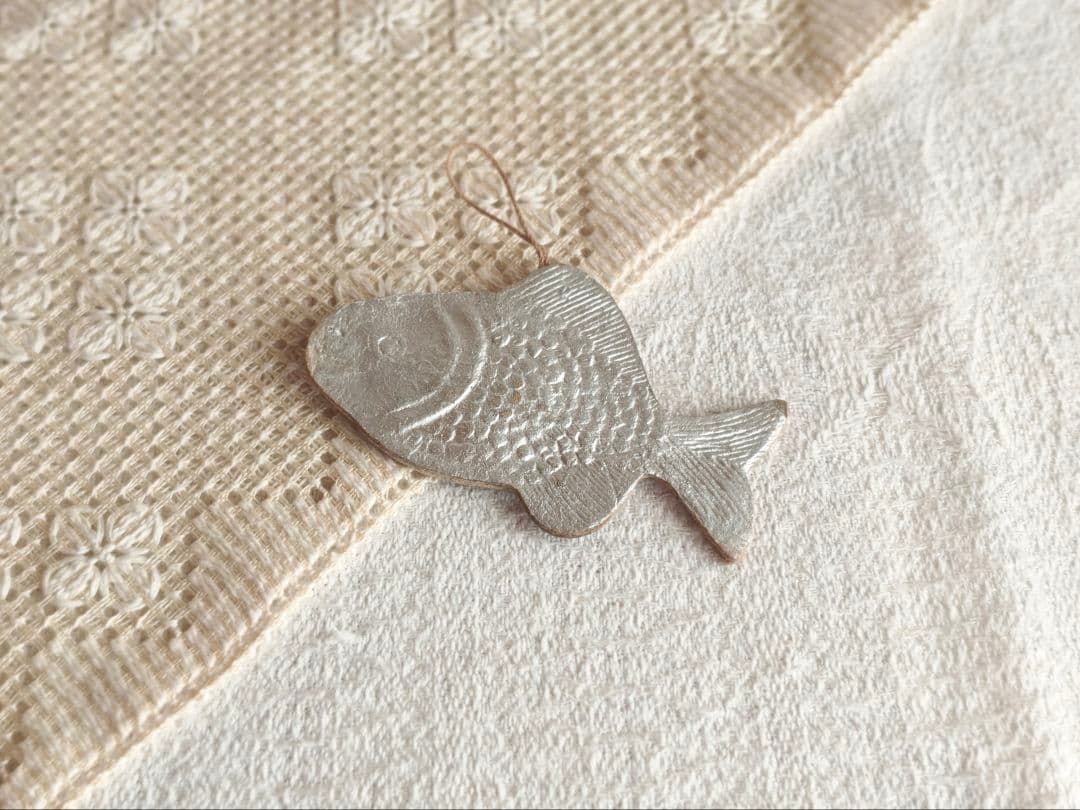 【まーちゃんさま】* vintage ❀ シルバーの かわいいお魚さん