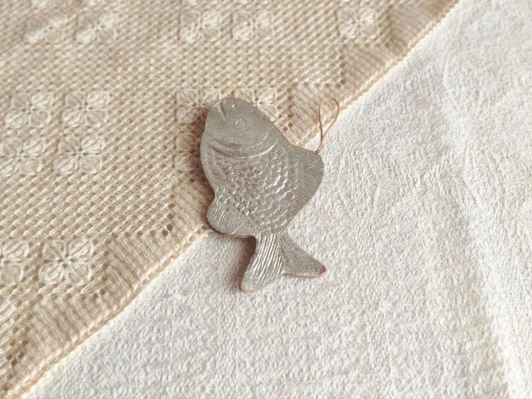 【まーちゃんさま】* vintage ❀ シルバーの かわいいお魚さん