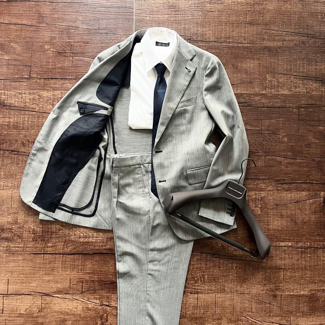 <極美品>TAGLIATORE ヴェスビオ 新ロゴ モノトーン ウールスーツ46