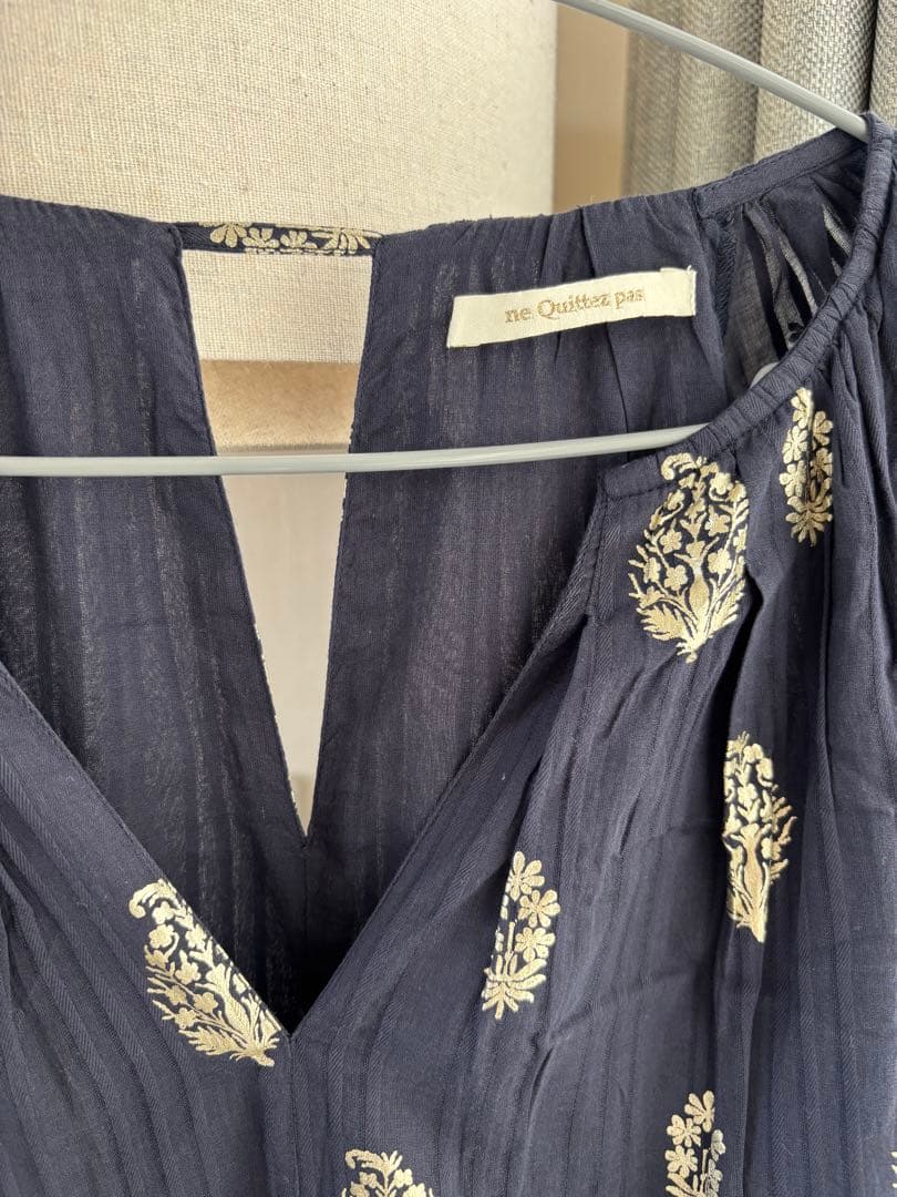 ヌキテパCOTTON DOBBY PRINT NECK GATHER DRESS