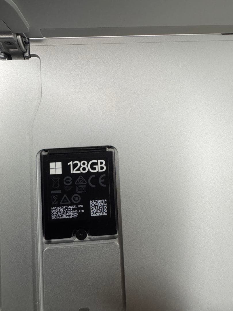 Microsoft Surface Pro 8 本体