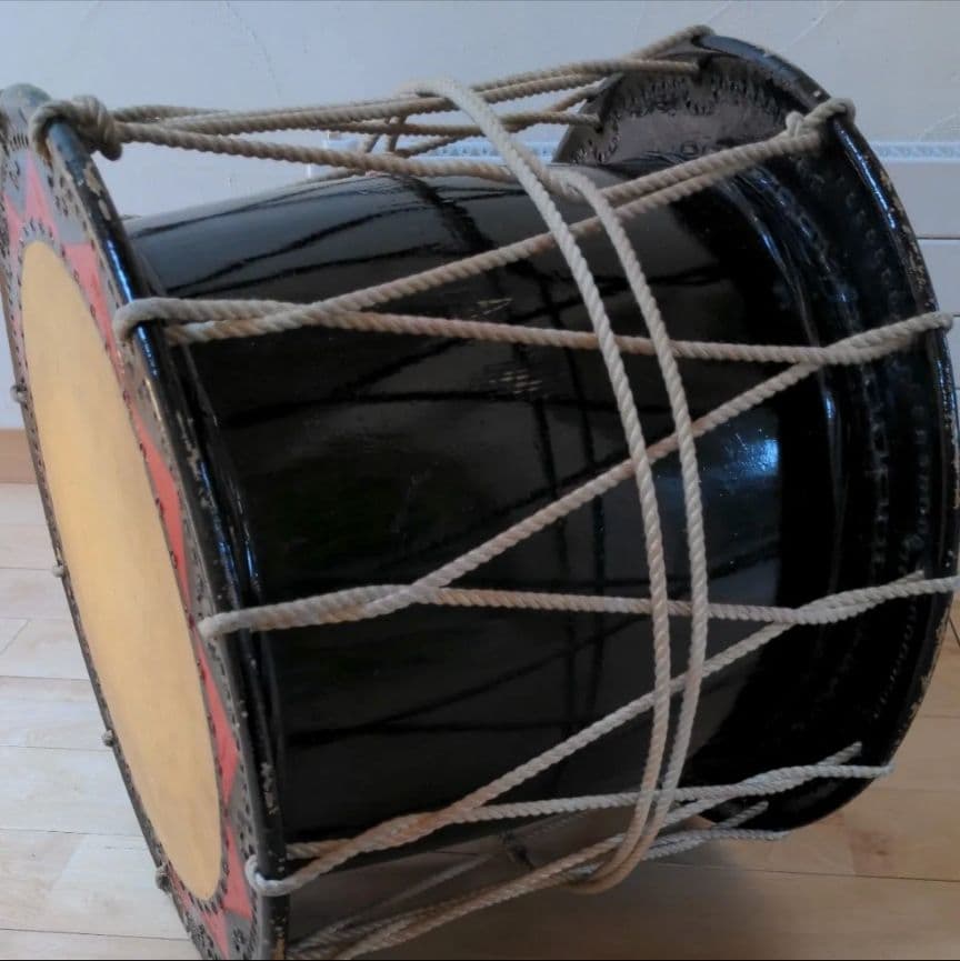 さんさ踊り太鼓・バチ金具襷（たすき）付き