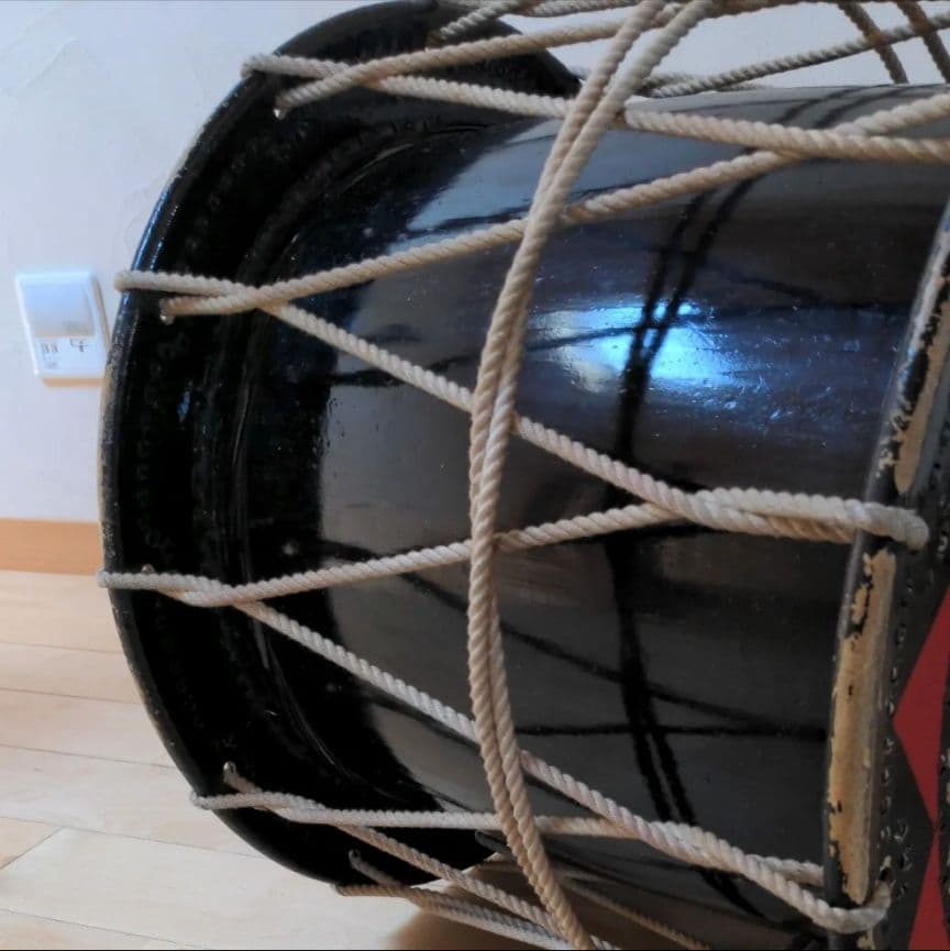 さんさ踊り太鼓・バチ金具襷（たすき）付き