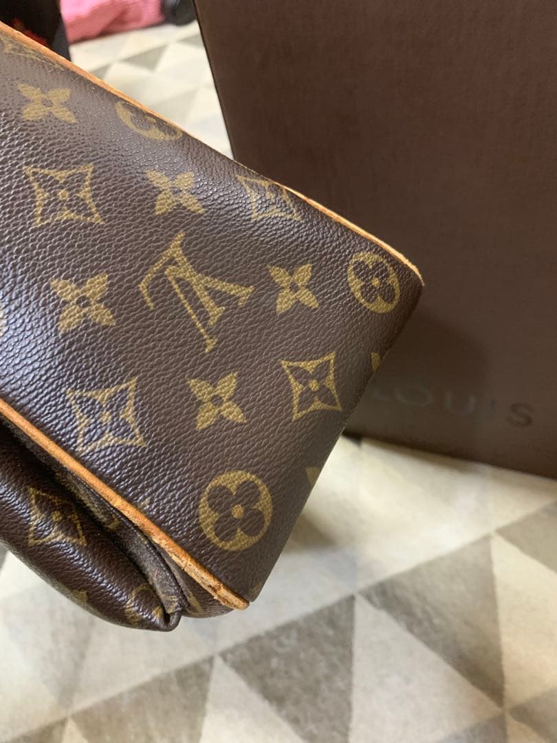 Louis Vuitton ハンドバッグ。バッグ ダークブラウン