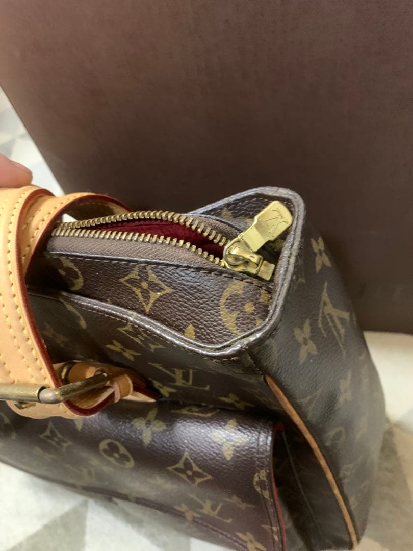 Louis Vuitton ハンドバッグ。バッグ ダークブラウン