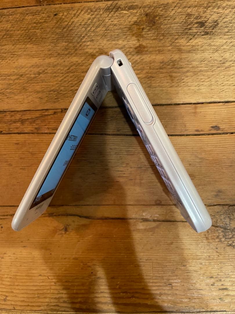 docomo 富士通らくらくホンF-01Mホワイト