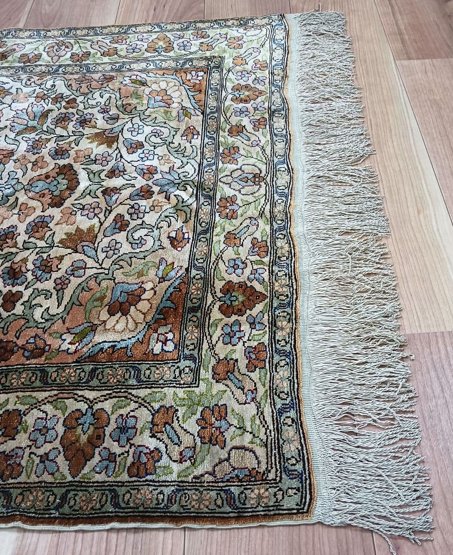 Y3050 トルコ絨毯 カイセリ 手織り72万ノット シルク 128×83㎝