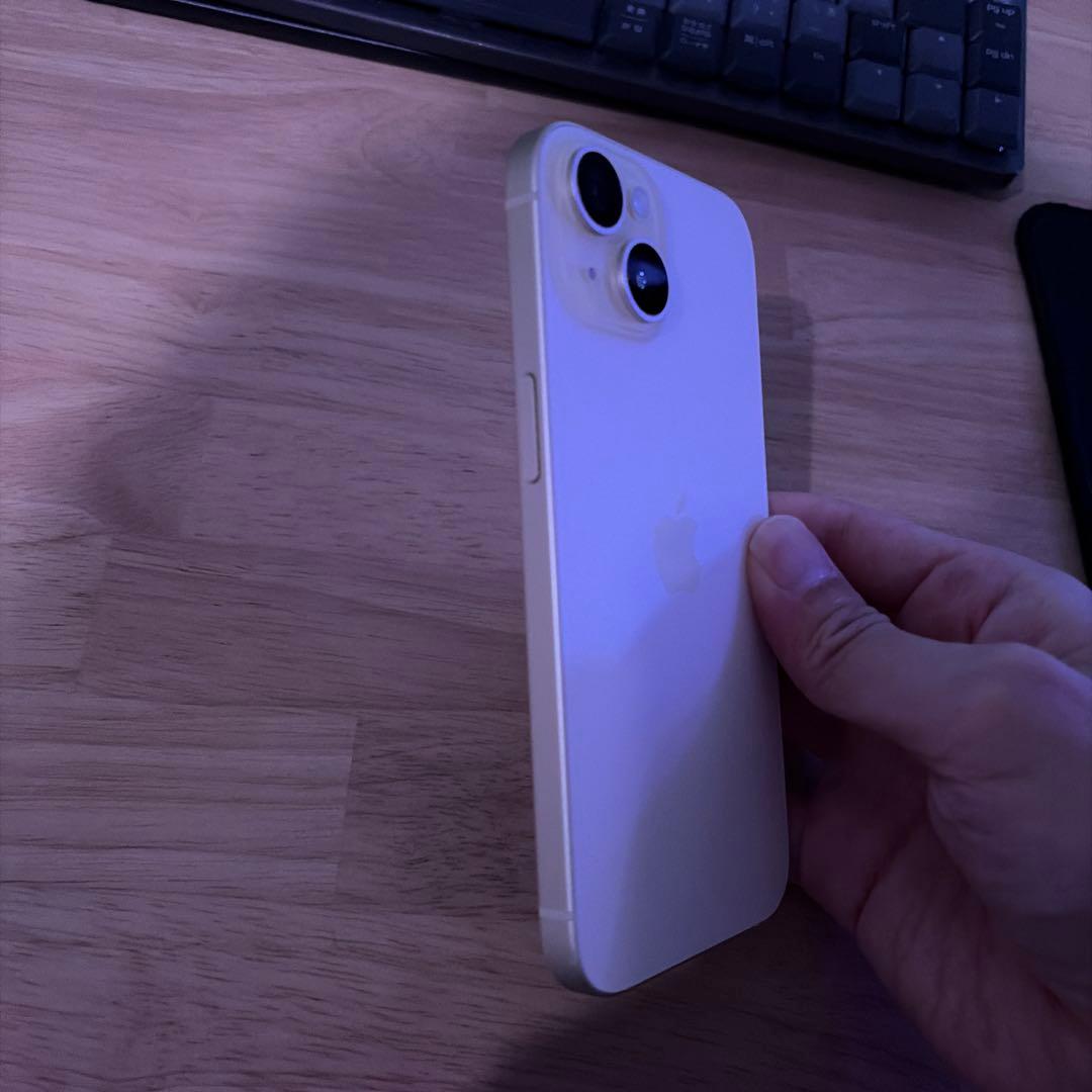 iPhone 15 イエロー 128GB simフリー