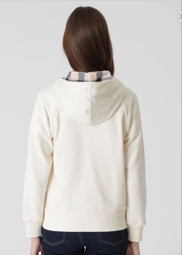 ブルーレーベルクレストブリッジ【未使用品・タグ付き】サイズ40ベーシックパーカー